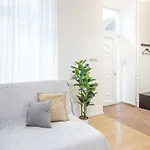 דירה Convenient At Trendy Neighbourhood