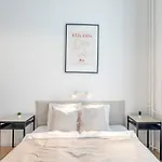 Convenient At Trendy Neighbourhood *