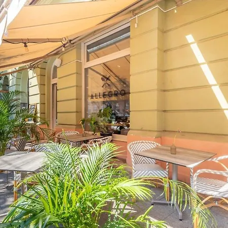 Convenient At Trendy Neighbourhood Апартаменты