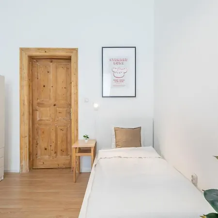 Convenient At Trendy Neighbourhood