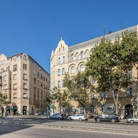 Апартаменты Convenient At Trendy Neighbourhood Будапешт