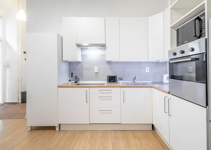 Апартаменты Convenient At Trendy Neighbourhood *