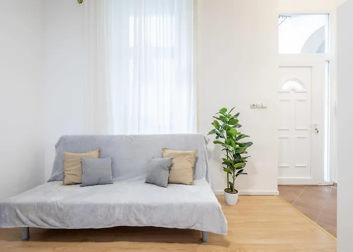 Апартаменты Convenient At Trendy Neighbourhood Будапешт